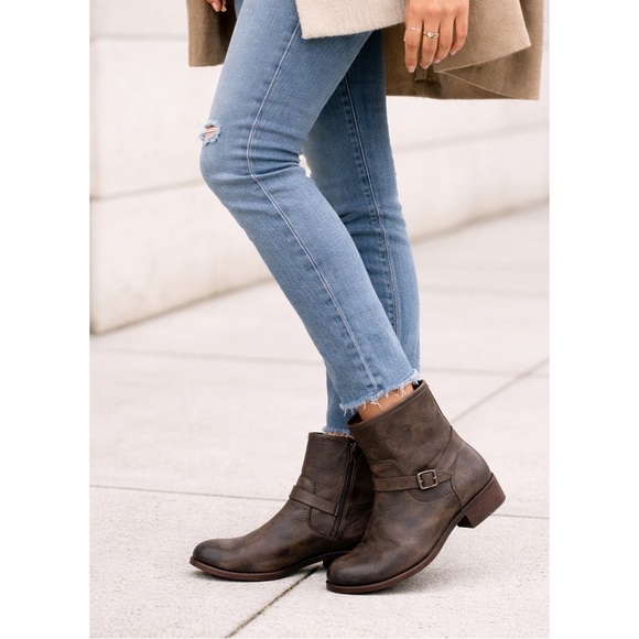 FRYE Lynn Strap Short Grey Leather Boot 9 - Picture 16 of 16